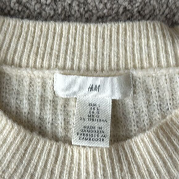 H&M Cream and Pink Striped Sweater! - Picture 7 of 10